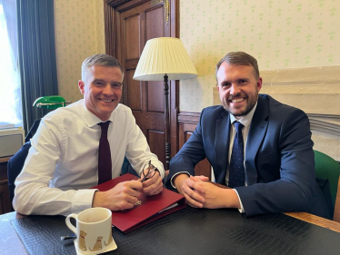 Mark Harper Transport Secretary (left) with Jonathan Gullis (right)